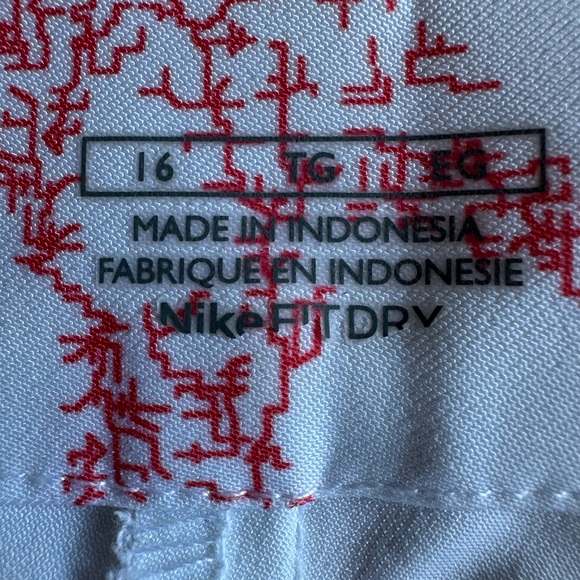 Nike Golf Women's White and Pink Graphic Shorts - Picture 5 of 11